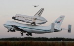 The space shuttle Discovery, attached to a modified NASA 747 aircraft, takes off from the Kennedy Space Centre in Cape Canaveral, Florida, headed for its final home at The Smithsonian National Air and Space Museum's Steven F. Udvar-Hazy Centre in Chantilly, Virginia 1. The space shuttle Discovery, attached to a modified NASA 747 aircraft, takes off from the Kennedy Space Centre in Cape Canaveral, Florida, headed for its final home at The Smithsonian National Air and Space Museum's Steven F. Udvar-Hazy Centre in Chantilly, Virginia
